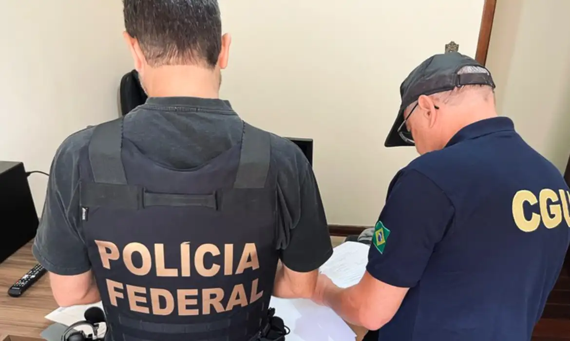 PF investiga apologia ao nazismo em operação na internet