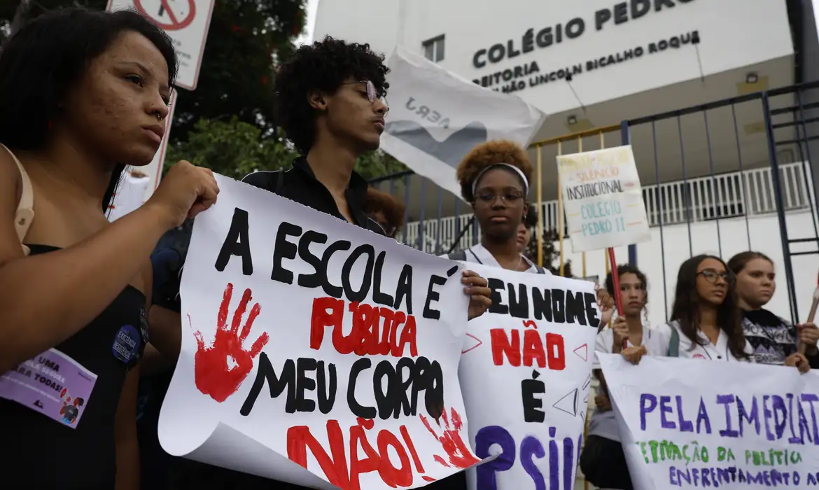 Pedro II enfrenta pressão por educação sobre violência de gênero