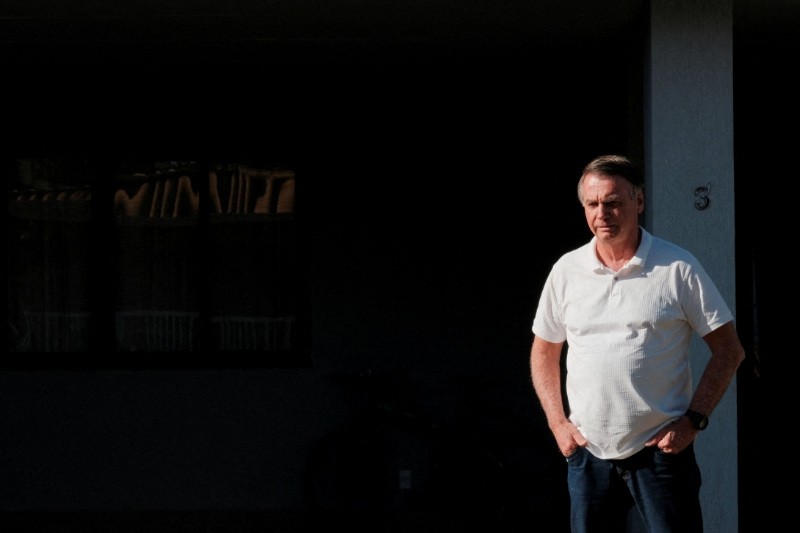 Bolsonaro apresenta melhora e deve receber alta hospitalar nesta sexta-feira