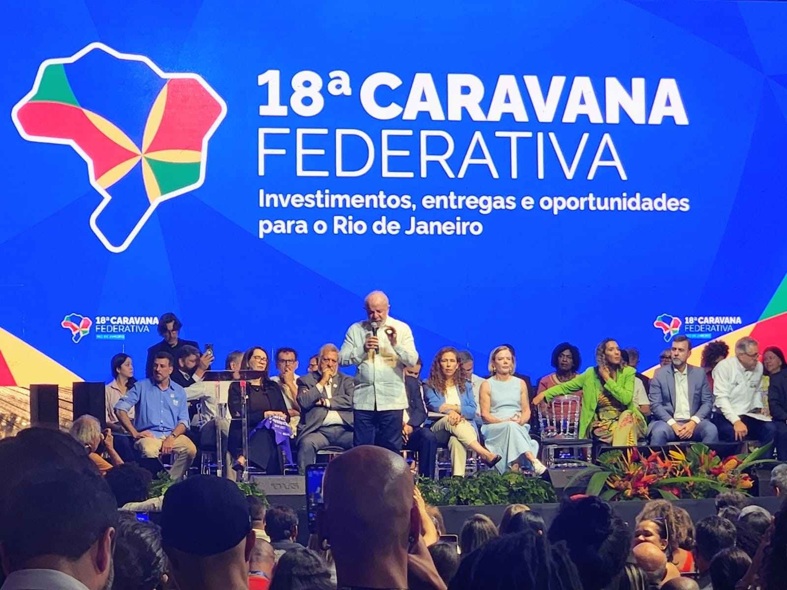 Lula rebate Flávio Bolsonaro após ser chamado de 'Opala Velhão' e diz que ex-presidente está 'no desmanche'