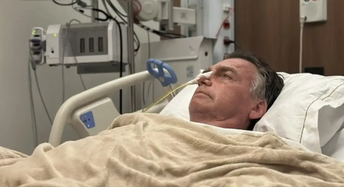 Bolsonaro segue em UTI com evolução clínica favorável