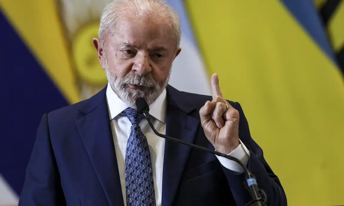 Lula destaca acesso à universidade como prioridade de governo