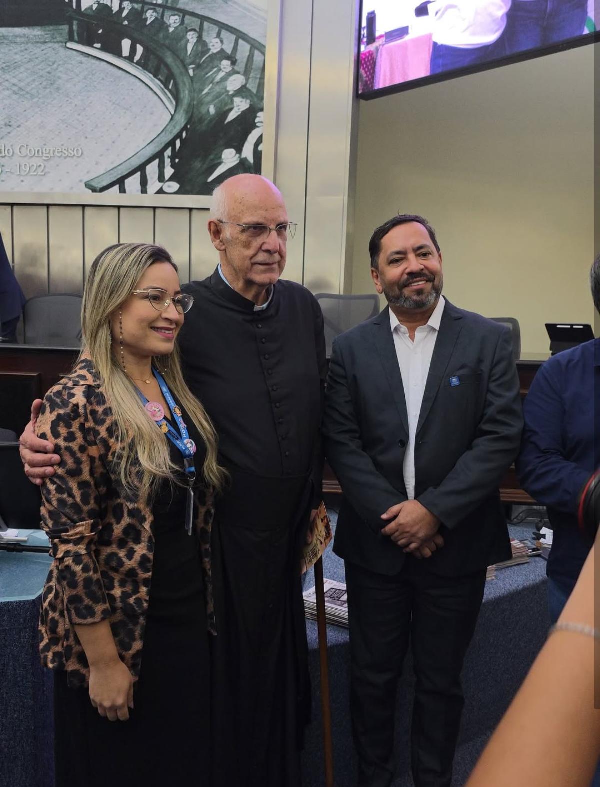 Alagoas Reconhece Legado de Padre Júlio Lancellotti em Sessão Solene por Direitos Humanos