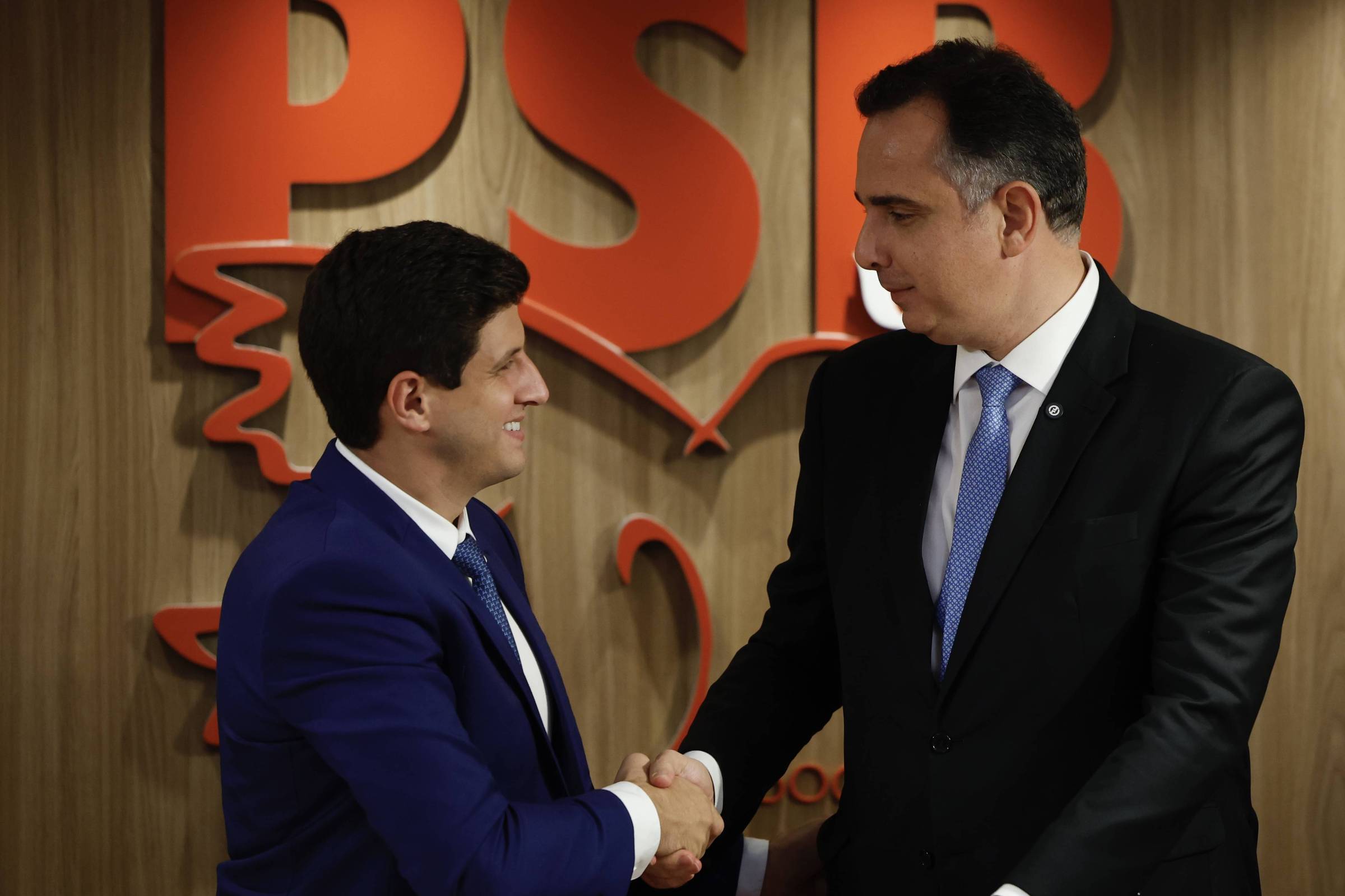 Minas Gerais no Centro do Xadrez Político: Pacheco se filia ao PSB e Redefine Estratégias para 2026