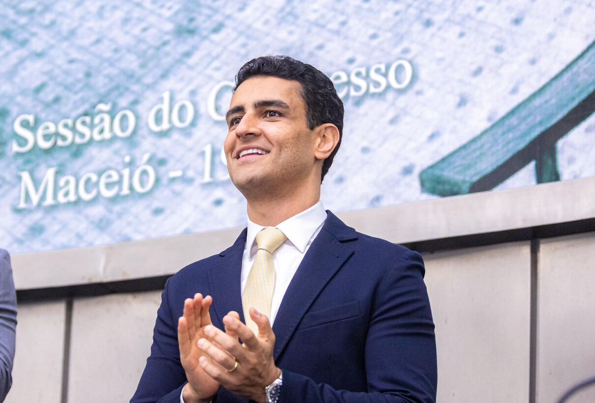 Pesquisa Eleitoral Agita Cenário Político em Alagoas com Liderança de JHC sobre Renan Filho
