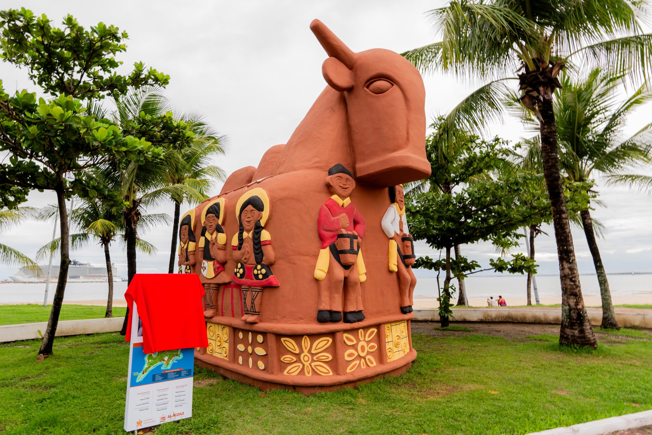 Patrimônio Resgatado: Escultura ‘O Boi’ Renasce em Maceió Após Vandalismo Incendiário