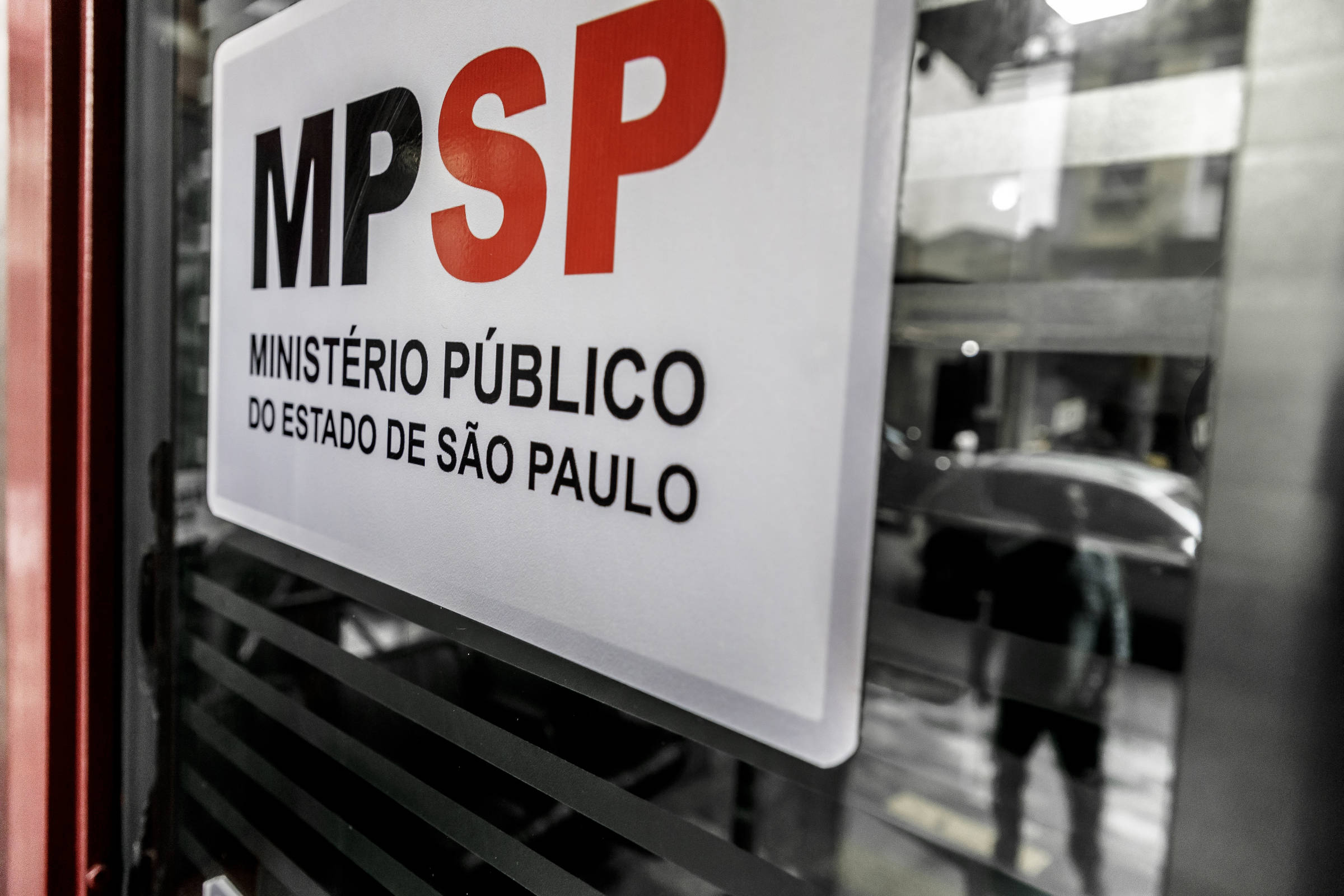 STF Amplia Benefícios a Magistrados e Promotores, Gerando Impacto Fiscal e Debate sobre Privilégios