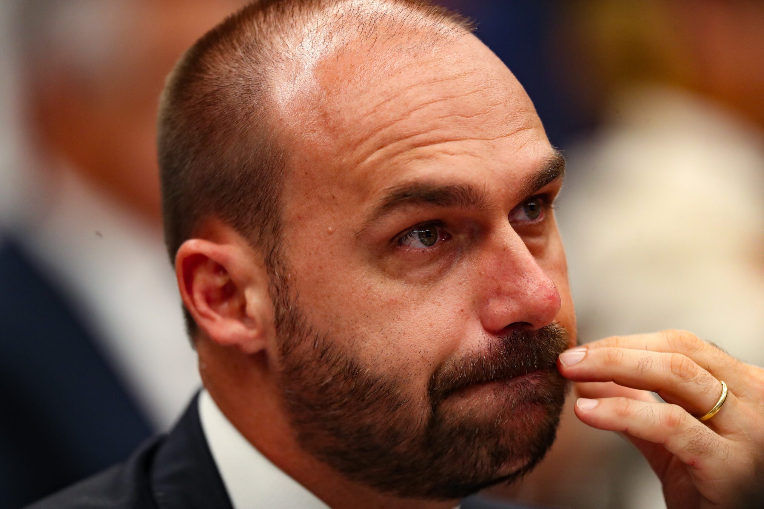 STF Avança em Caso de Difamação: Moraes Vota por Condenação de Eduardo Bolsonaro e Impõe Multa Superior a R$ 80 Mil