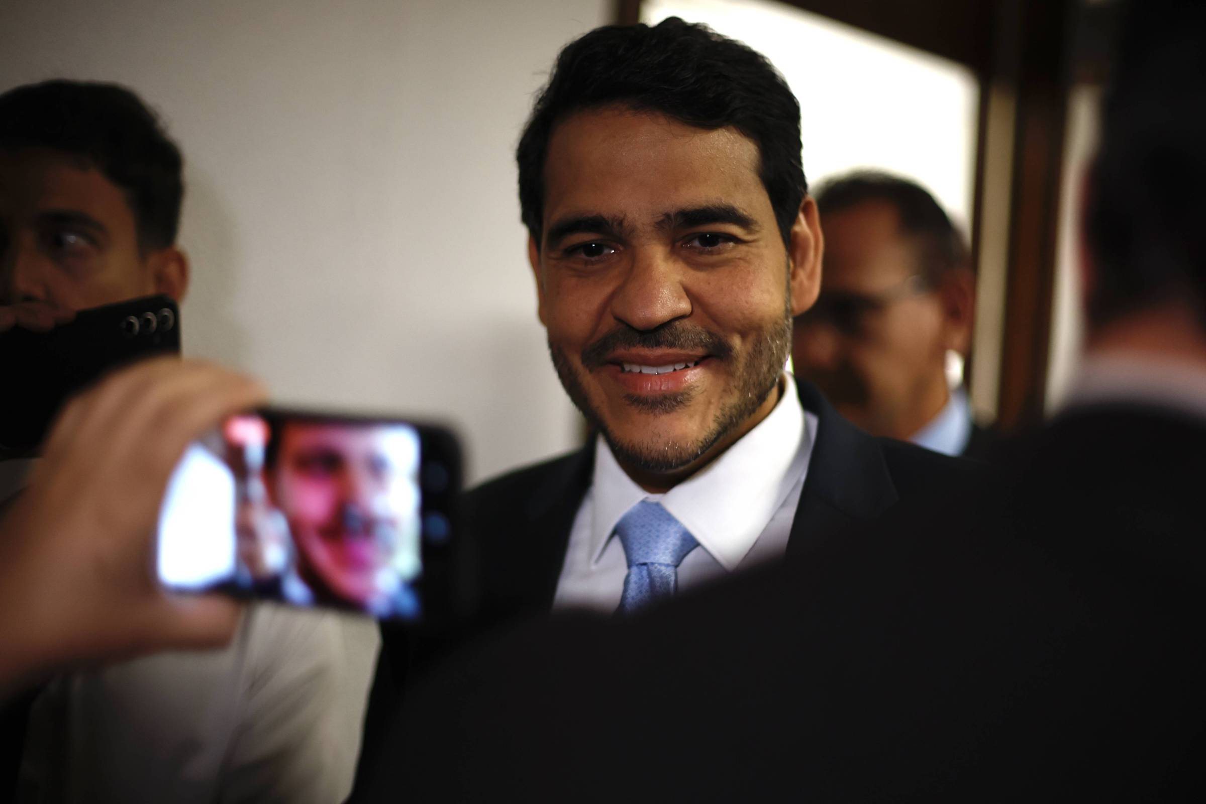 Articulação para o STF: Mourão Mantém Voto Contrária à Indicação de Jorge Messias, Aprofundando Desafios do Governo Lula