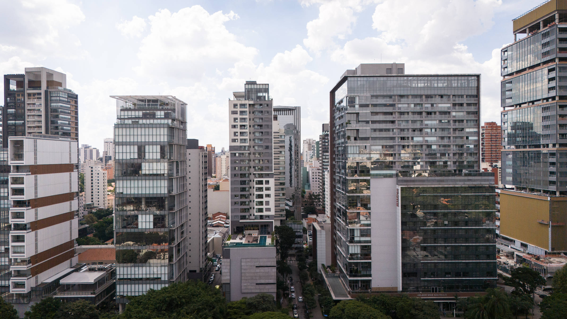 Mercado Imobiliário em Ascensão: IFIX Bate Recorde Histórico em Meio a Projeções de Queda da Selic