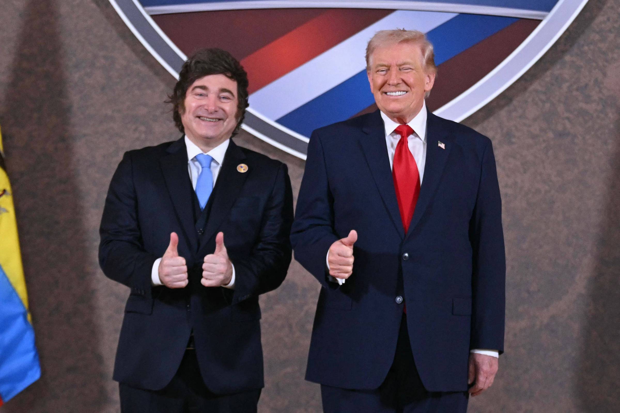 Crises Globais e o Espelho Brasileiro: Lições de Buenos Aires e Washington para as Eleições