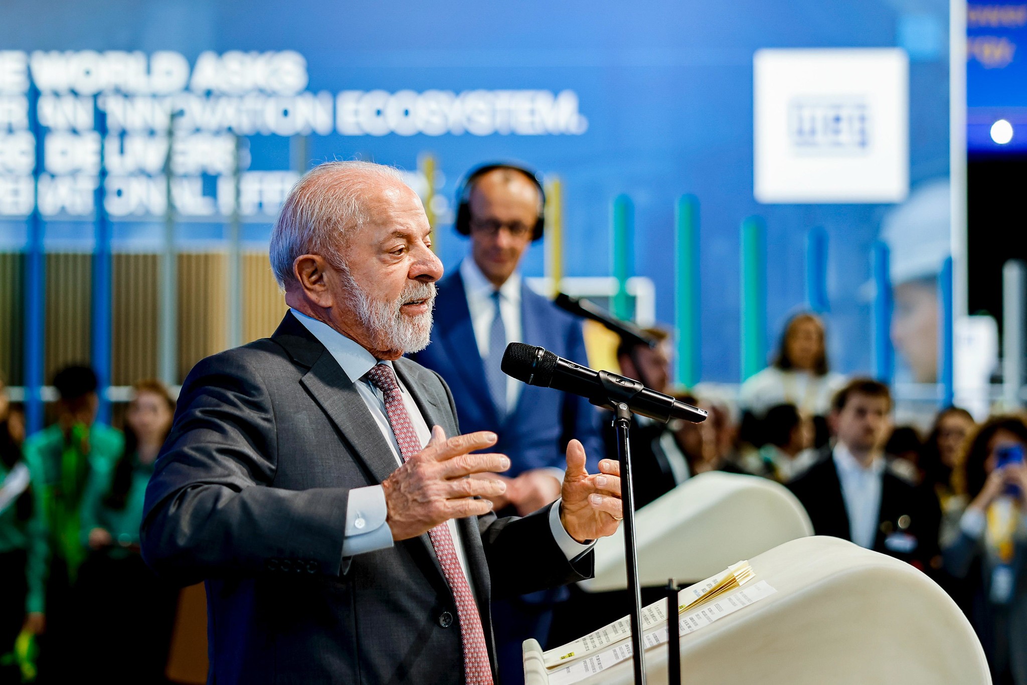 Brasil Impulsiona Biocombustíveis e Desafia Padrões Ambientais Europeus em Meio à Transição Energética Global