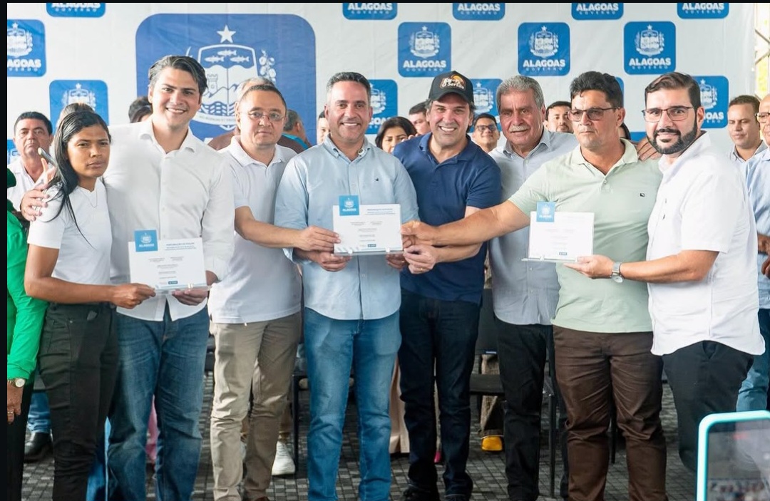 Cúpula Política de Alagoas Se Reúne em Santana do Ipanema para Celebrar Ações Governamentais